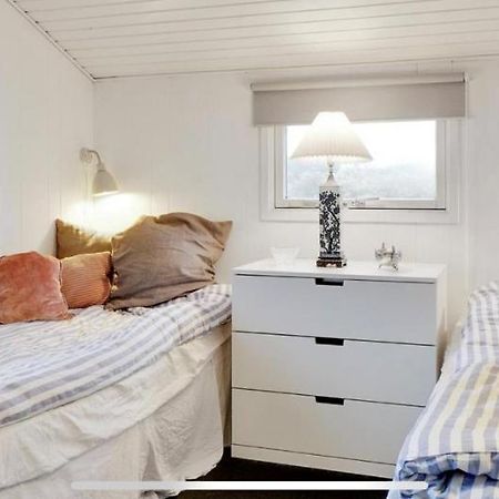 Sommerhus I Blokhus Helt Taet Pa By Og Strand Eksteriør bilde
